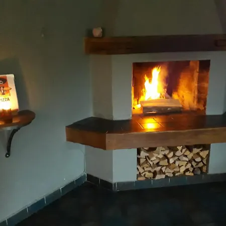 Pizzeria A Banderas Hotel *