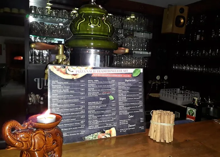 Hotell Pizzeria A Banderas *